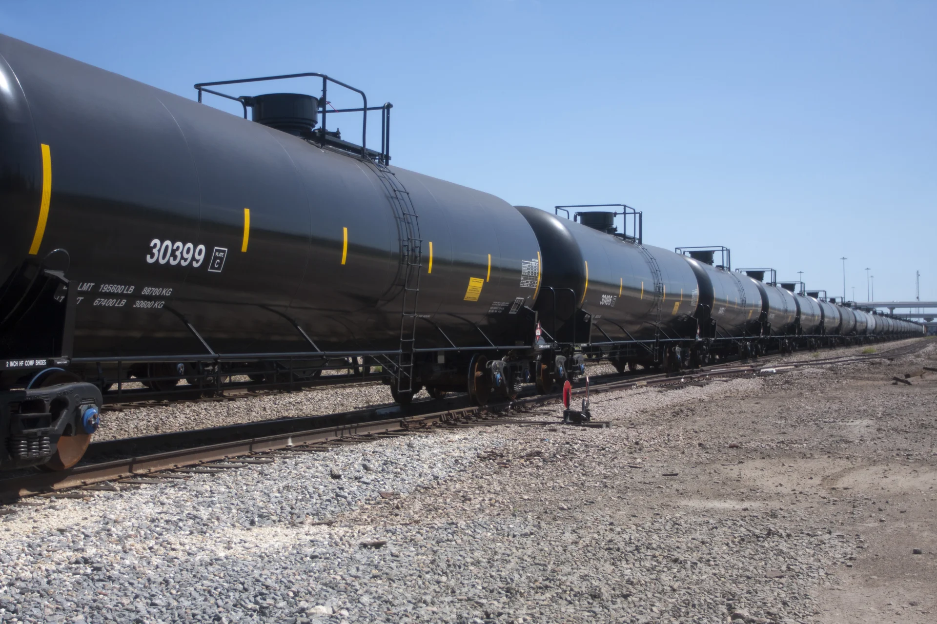 Glycerine Crude  All grades of crude glycerine available&nbsp; /&nbsp; Kosher&nbsp; /&nbsp; Mixed Feedstock&nbsp; /&nbsp; Biodiesel Crude Glycerine&nbsp; /&nbsp; Splitters Crude Glycerine&nbsp; /&nbsp; No Salt Crude Glycerine 